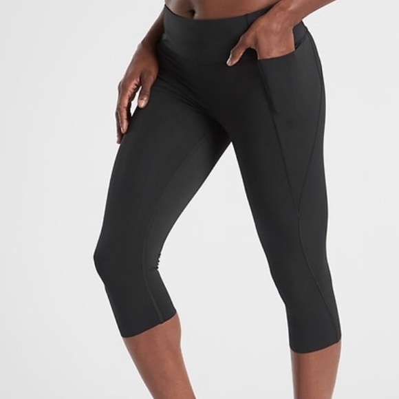 Athleta Velocity Crop Black Raw Hem NWT M NWOT XS - Picture 2 of 7